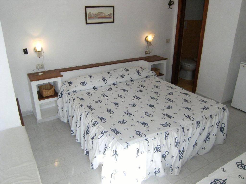 Ponza Inn- Casa Giovanna ภายนอก รูปภาพ