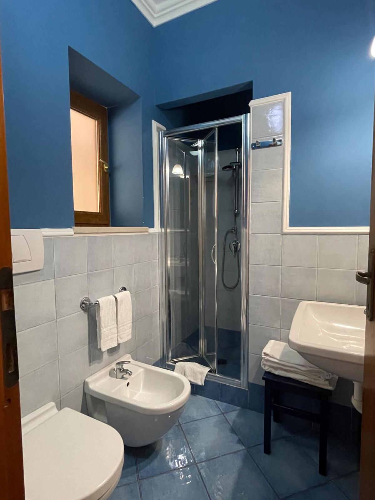Ponza Inn- Casa Giovanna ภายนอก รูปภาพ